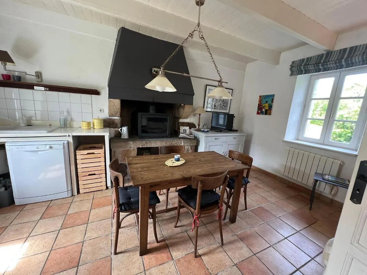 Сasa de vacaciones Breton Property With Sea View, Plougasnou