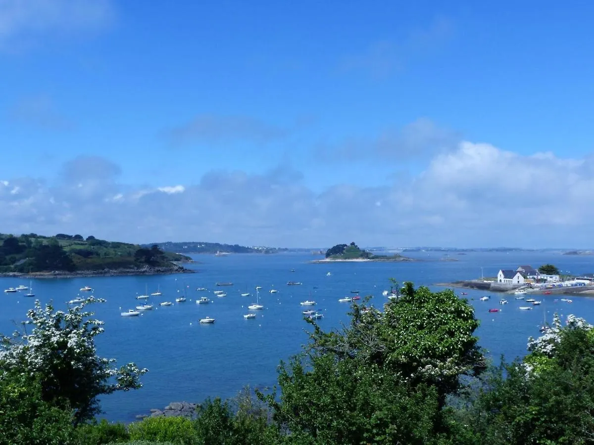 Breton Property With Sea View, Plougasnou Сasa de vacaciones
